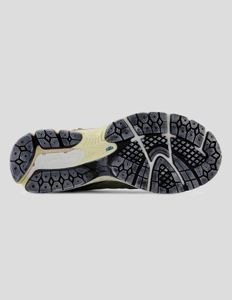 Zapatillas NEW BALANCE 2002r mirage gray/trooper